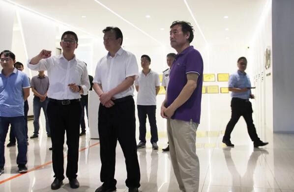 南昌市副市長、公安局局長萬秀奇聽取百勝平臺建設(shè)情況