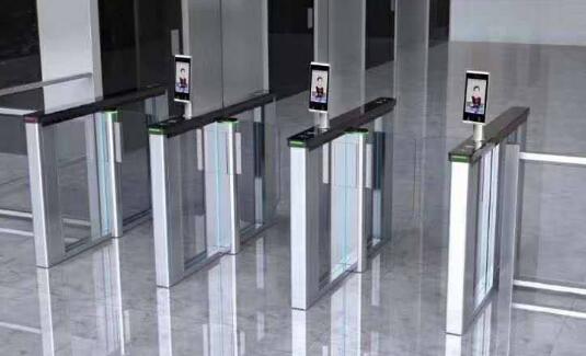 人臉識(shí)別測溫通道閘