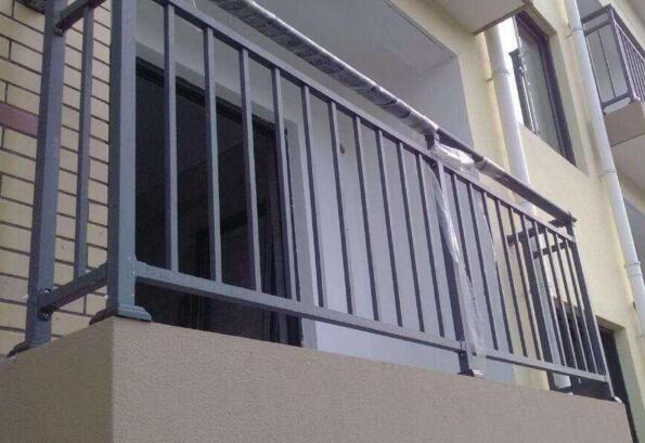 鞍山陽臺(tái)護(hù)欄