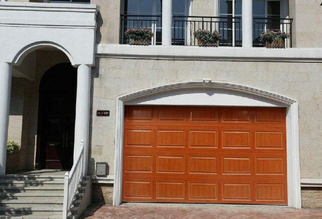 車(chē)庫(kù)門(mén)