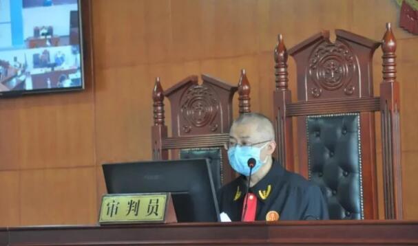 庭審現(xiàn)場(chǎng)