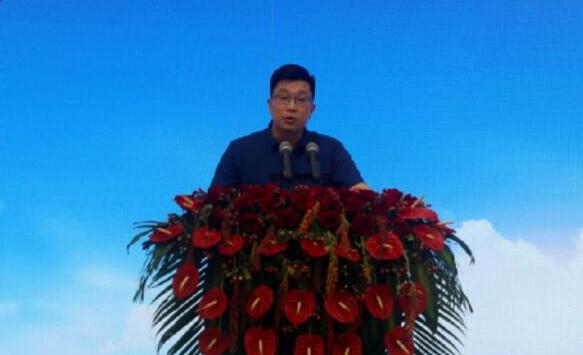 趙耀代表住建部建筑節(jié)能與科技司領(lǐng)導(dǎo)在致辭