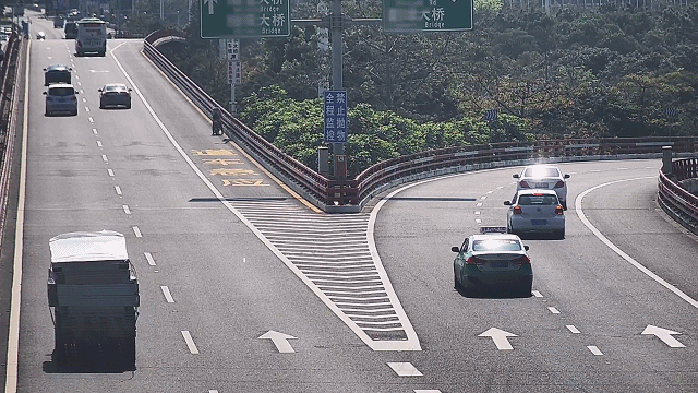  道路拋灑物異常檢測預警