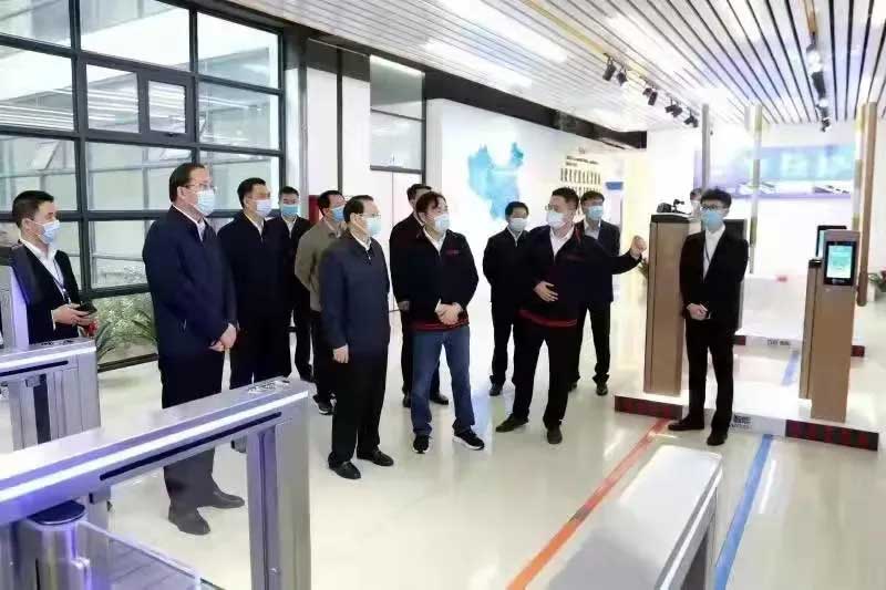 江西省省委書記易煉紅一行蒞臨百勝智能調(diào)研指導(dǎo)