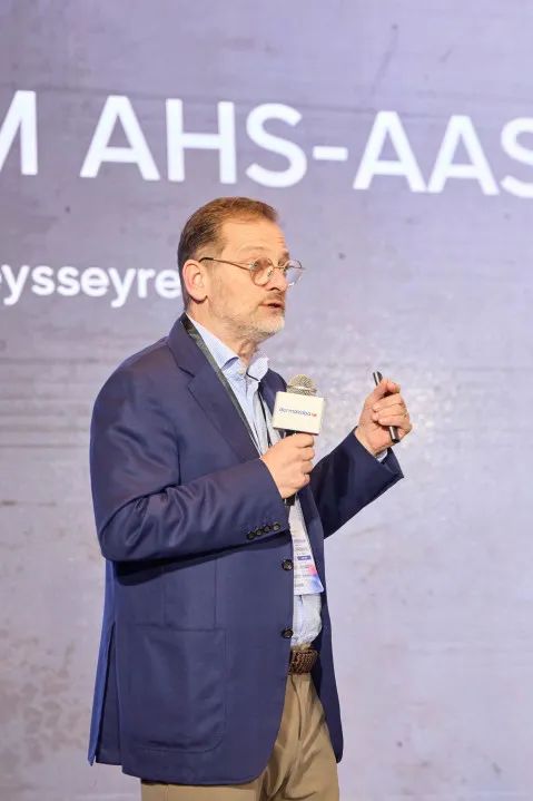 全球產(chǎn)品管理高級副總裁