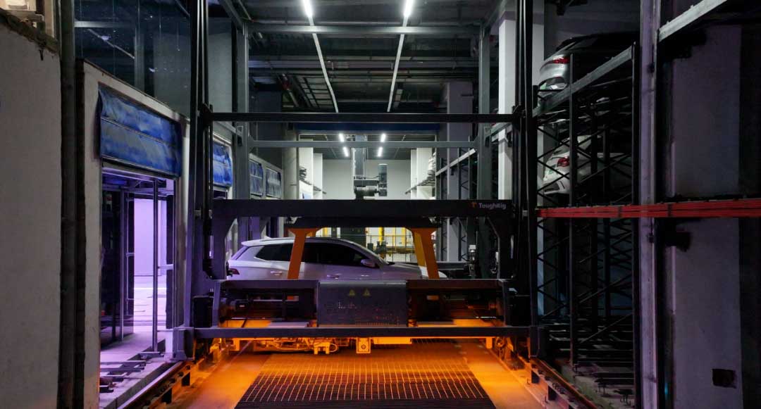 網(wǎng)友有話說(shuō)！【停車(chē)+充電+消防三合一】全球首個(gè)極速立體泊車(chē)充電系統(tǒng)