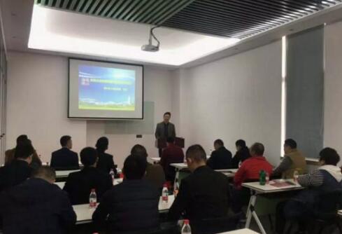 協(xié)會成功舉行民營企業(yè)如何規(guī)避法律風險專題講座