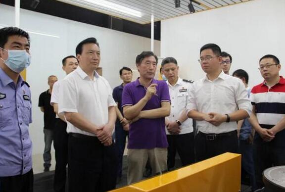 南昌市副市長、公安局局長萬秀奇蒞臨百勝智能調研指導