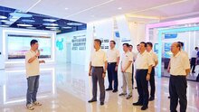 江西省委常委、常務(wù)副省長任珠峰蒞臨百勝智能調(diào)研