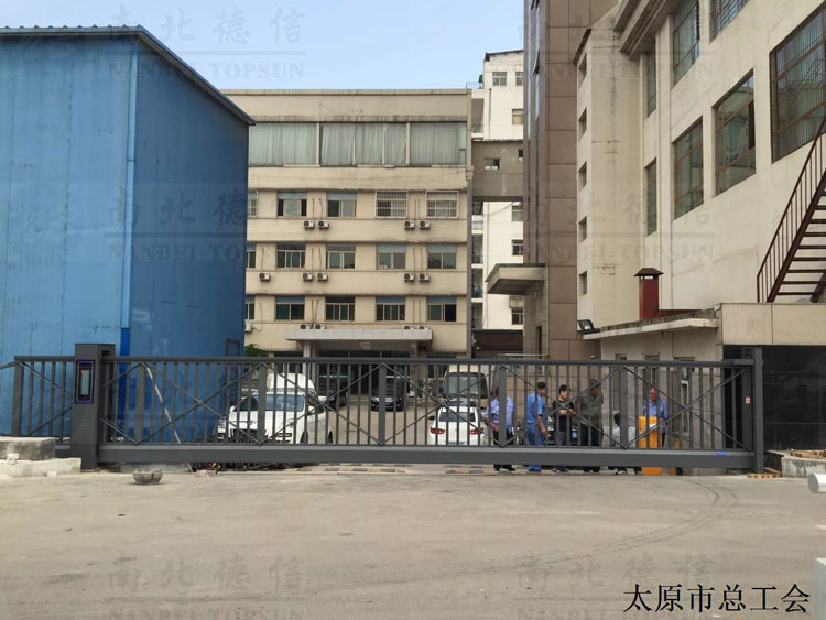 南北德信智能無軌懸浮門在太原市總工會的工程應用