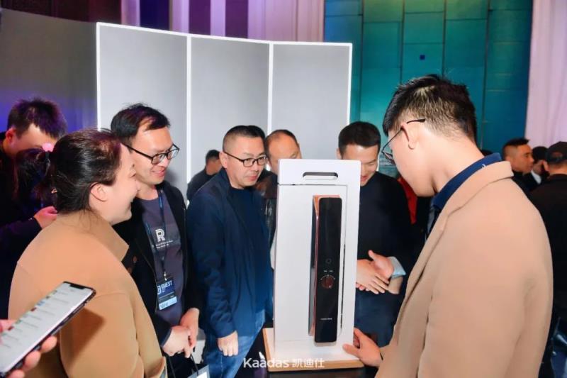 2023年Kaadas凱迪仕全國(guó)經(jīng)銷(xiāo)商大會(huì)在青島召開(kāi)：旗艦新品重磅發(fā)布、簽約及現(xiàn)場(chǎng)訂購(gòu)總數(shù)再創(chuàng)新高、年度戰(zhàn)略揭曉……