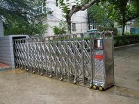 如何保養(yǎng)好不銹鋼伸縮門？