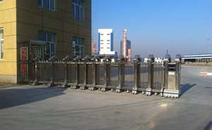 禾豐牧業(yè)伸縮門案例 - 中出網(wǎng)-智能出入口與停車充電門戶