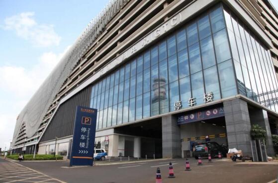 陽(yáng)光海天在管?？诿捞m機(jī)場(chǎng)停車(chē)樓