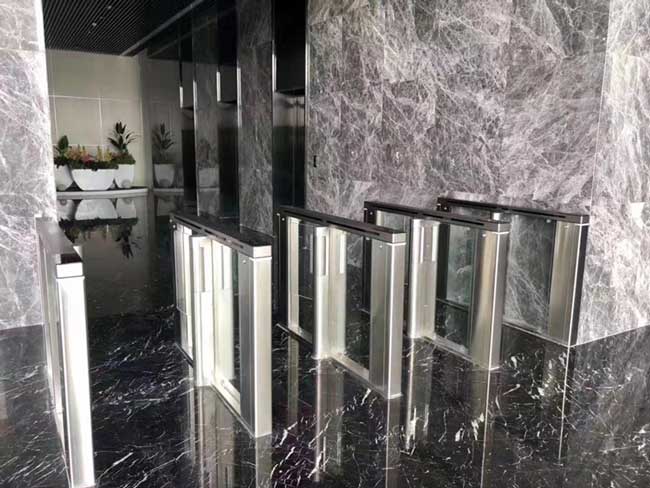 東莞保時(shí)捷大廈速通門案例 - 中出網(wǎng)-智能出入口與停車充電門戶