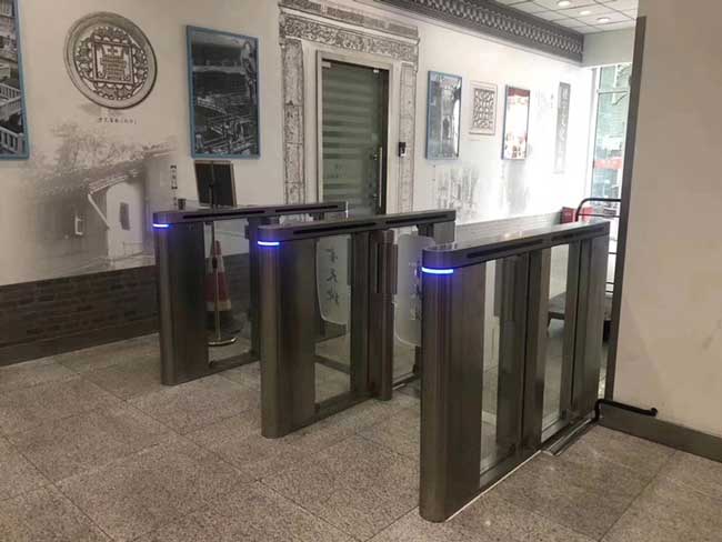 上海金天地國(guó)際大廈高端速通門案例 - 中出網(wǎng)-智能出入口與停車充電門戶