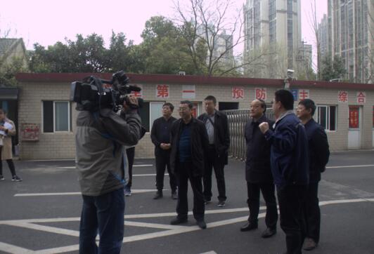 政協(xié)本溪自治縣相關(guān)領(lǐng)導(dǎo)蒞臨巍華造參觀指導(dǎo)