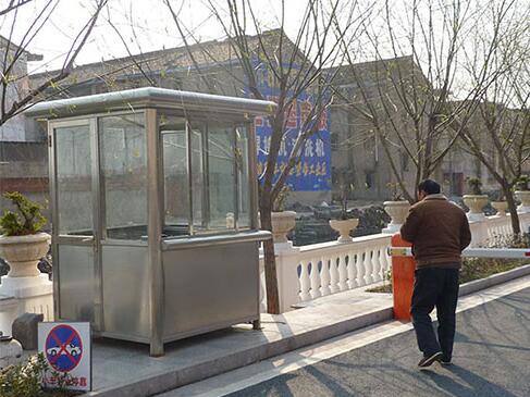 艾羅特針織崗亭案例 - 中出網-智能出入口與停車充電門戶