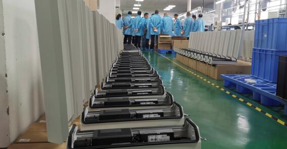 全體經(jīng)銷商參觀了南寧生產(chǎn)中心