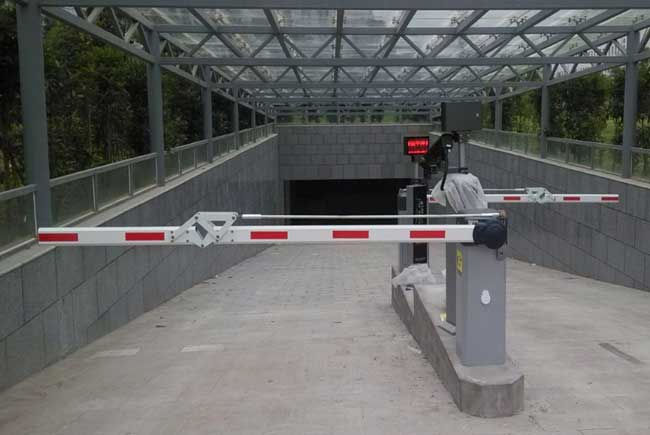 邵陽(yáng)行政中心道閘案例 - 中出網(wǎng)-智能出入口與停車(chē)充電門(mén)戶