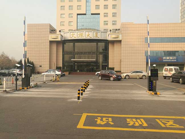 火炬大廈車(chē)牌識(shí)別系統(tǒng)案例 - 中出網(wǎng)-智能出入口與停車(chē)充電門(mén)戶(hù)