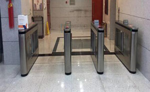 中國石化廣州分公司辦公大樓速通門擺閘門禁系統(tǒng)案例 - 中出網(wǎng)-智能出入口與停車充電門戶