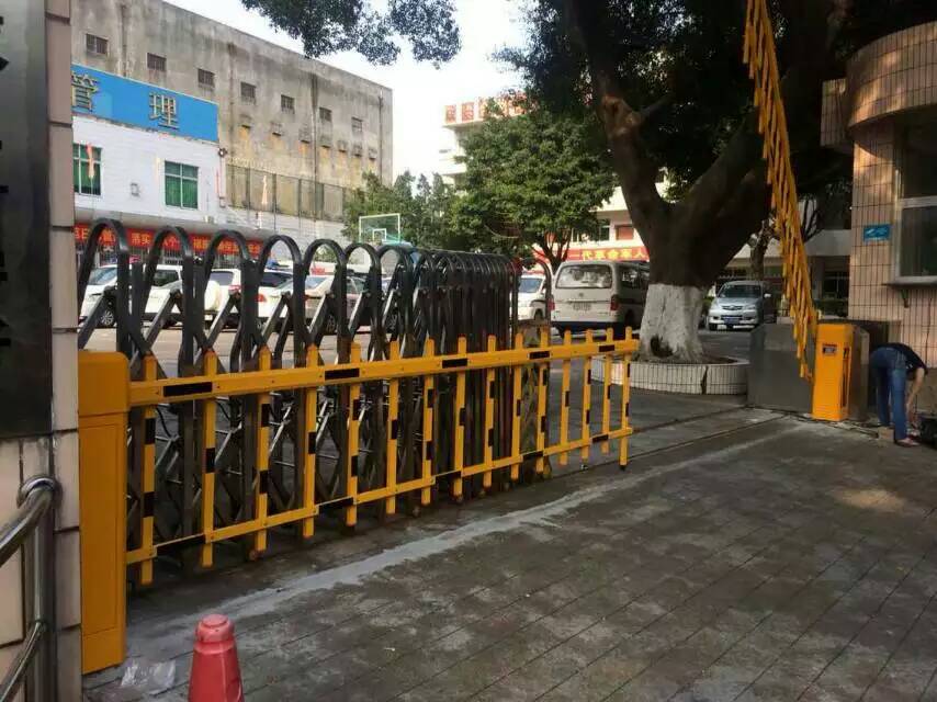 佛山市武警中隊(duì)柵欄道閘案例 - 中出網(wǎng)-智能出入口與停車(chē)充電門(mén)戶