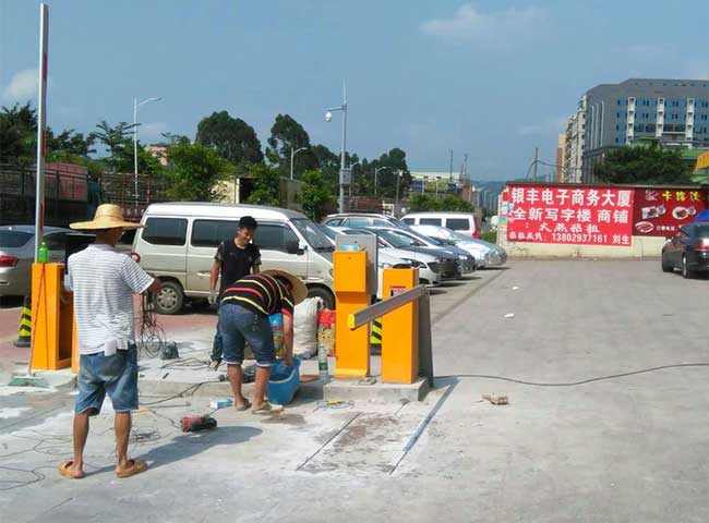 廣州嘉禾望崗銀豐電子商務大廈道閘案例 - 中出網-智能出入口與停車充電門戶