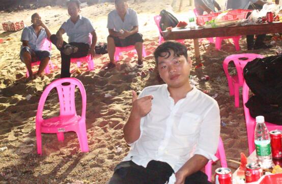 憂郁的小帥哥一枚