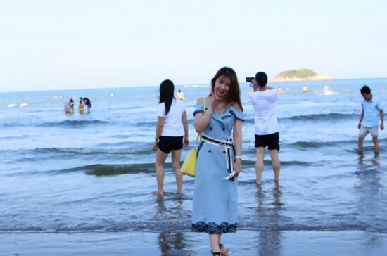 氣質(zhì)小美女：王鑫