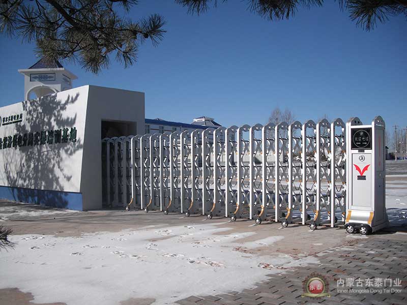 伊金霍洛旗供電分局實(shí)驗(yàn)培訓(xùn)基地伸縮門案例 - 中出網(wǎng)-智能出入口與停車充電門戶