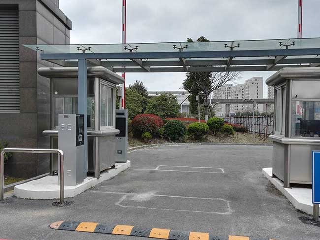 上海森蘭商都國(guó)際中心精英款道閘案例 - 中出網(wǎng)-智能出入口與停車充電門戶