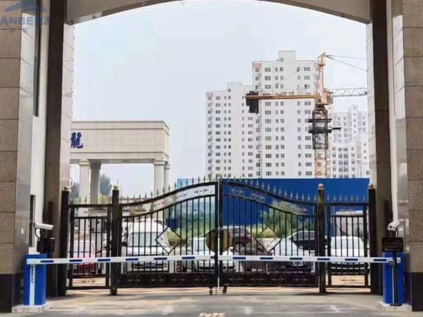 河北廊坊固安萬華城小區(qū)停車場(chǎng)車牌識(shí)別系統(tǒng)工程案例 - 中出網(wǎng)-智能出入口與停車充電門戶