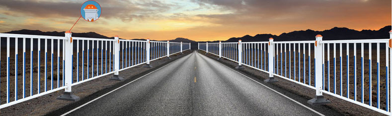 公路護(hù)欄-A（帶太陽能警示燈）