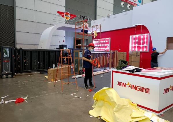 今日展會(huì)場地加班加點(diǎn)