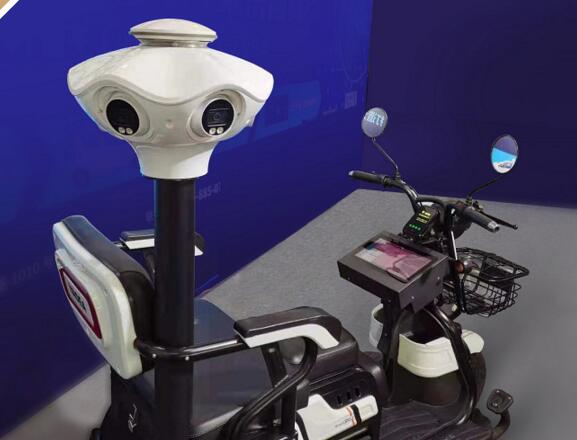 易泊“車衛(wèi)視”車牌識別相機(jī)助力智能巡檢車路側(cè)停車移動計費(fèi)