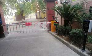 四川隆昌市東方花園車牌識別案例