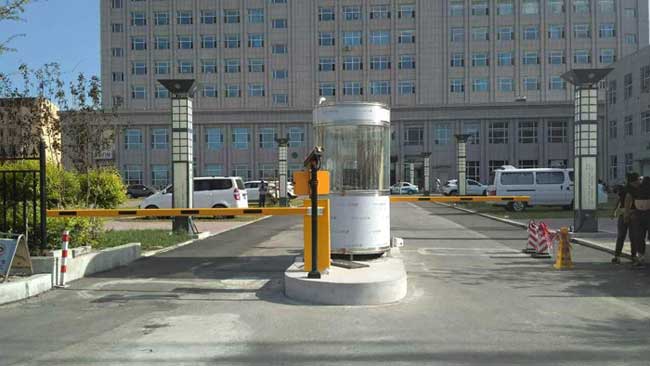 廣州南源花園車牌識(shí)別系統(tǒng)案例 - 中出網(wǎng)-智能出入口與停車充電門戶