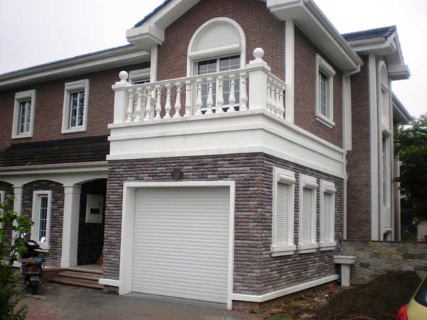 家庭車(chē)庫(kù)門(mén)