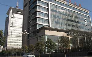 濟寧市人才大廈伸縮門案例