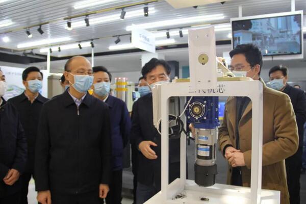 省委常委、副省長吳曉軍長了解百勝各項產(chǎn)品及應(yīng)有場景