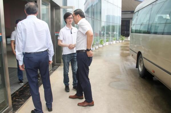 江西省商務廳廳長謝一平一行蒞臨百勝智能開展“我為群眾辦實事”走訪調(diào)研活動