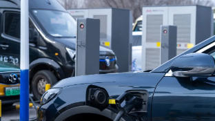 充電量破1.23億千瓦時(shí)，國(guó)慶中秋假期全國(guó)高速新能源汽車充電數(shù)據(jù)出爐，星星充電全力保供