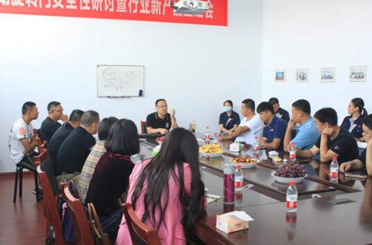 創(chuàng)始人周國青先生致歡迎詞