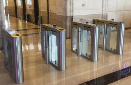 嵌入式人臉速通門