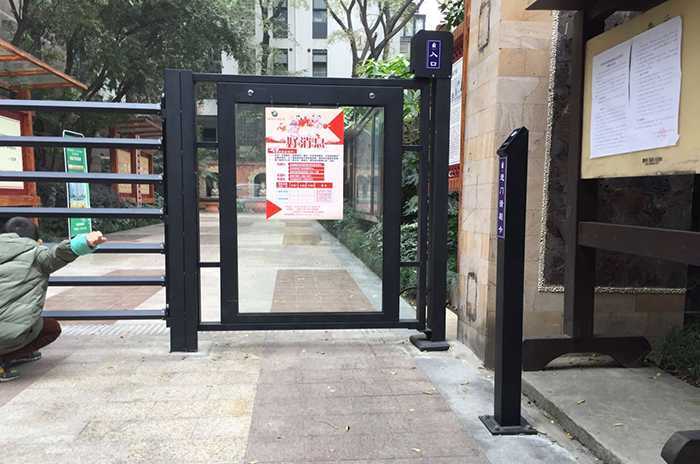 電動(dòng)鋅鋼小門