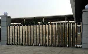 電動(dòng)伸縮門-新鄉(xiāng)東站高鐵站