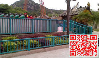 蘇州樂園排隊(duì)區(qū)護(hù)欄、樓梯欄桿、防護(hù)欄桿案例 - 中出網(wǎng)-智能出入口與停車充電門戶