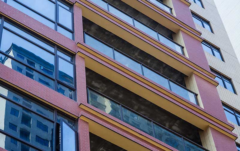 隆盛佳園護(hù)欄案例 - 中出網(wǎng)-智能出入口與停車充電門(mén)戶