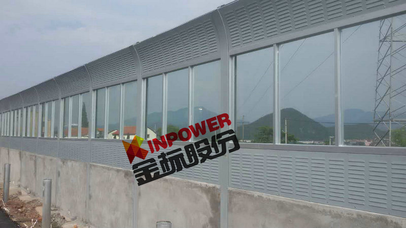 杭金衢高速公路聲屏障護(hù)欄案例 - 中出網(wǎng)-智能出入口與停車充電門戶